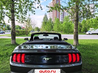 2019 Ford Mustang VI Рестайлинг, серый, 3100000 рублей, вид 3
