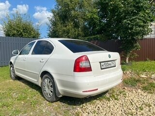 2011 Skoda Octavia II (A5) Рестайлинг, белый, 890000 рублей, вид 3