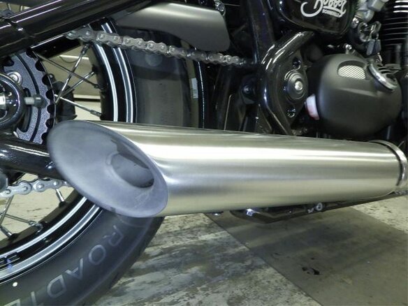 2025 Triumph Bonneville Bobber, чёрный, 1500000 рублей - вид 18