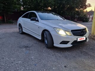 2011 Mercedes-Benz E-Класс 250 5G-Tronic IV (W212, S212, C207), белый, 1350000 рублей, вид 1