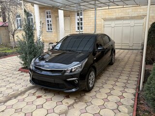 2019 Kia Rio IV, чёрный, 1520000 рублей, вид 3