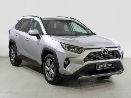 2021 Toyota RAV4 V (XA50), серебристый, 2690000 рублей, вид 3