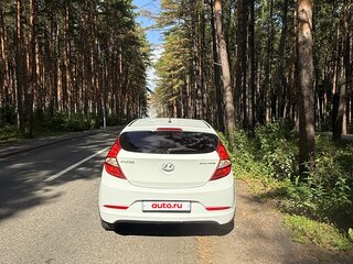 2015 Hyundai Solaris I Рестайлинг, белый, 790000 рублей, вид 2