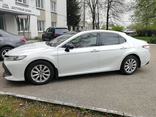 2021 Toyota Camry VIII (XV70), белый, 2300000 рублей, вид 3