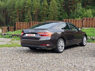 2016 Skoda Superb III, коричневый, 2500000 рублей, вид 1