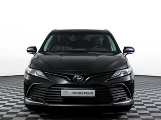 2022 Toyota Camry VIII (XV70) Рестайлинг, чёрный, 3327000 рублей, вид 2