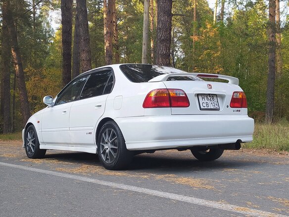 1999 Honda Civic Ferio II, белый, 500000 рублей - вид 9