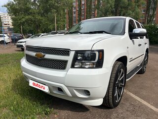2012 Chevrolet Tahoe 6AT III, белый, 2500000 рублей, вид 1