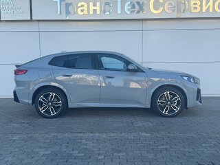 2025 BMW X2 xDrive20i II (U10), серый, 6920000 рублей, вид 4
