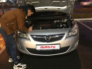 2012 Opel Astra J Рестайлинг, серебристый, 660000 рублей, вид 3