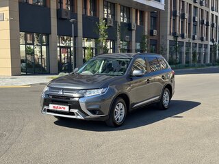 2022 Mitsubishi Outlander III Рестайлинг 3, серый, 1950000 рублей, вид 1