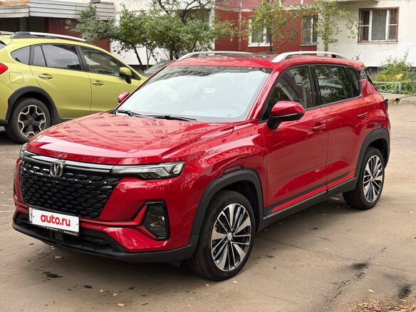 2023 Changan CS35 Plus I Рестайлинг, красный, 1900000 рублей - вид 1