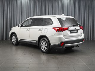 2017 Mitsubishi Outlander III Рестайлинг 2, белый, 1908000 рублей, вид 2