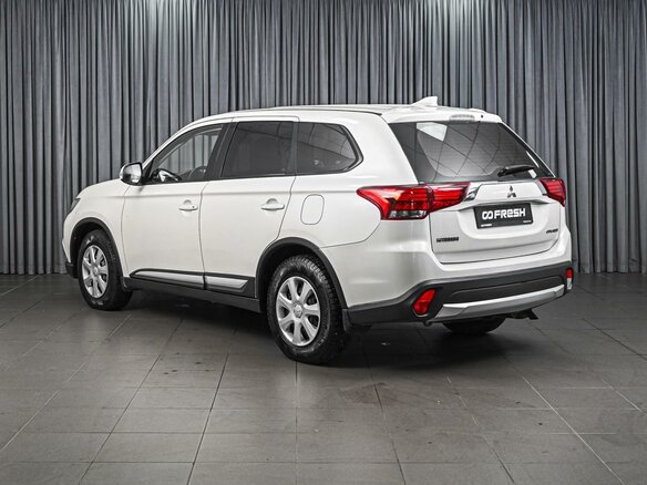 2017 Mitsubishi Outlander III Рестайлинг 2, белый, 1908000 рублей - вид 1