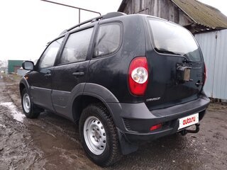 2009 Chevrolet Niva I Рестайлинг, чёрный, 570000 рублей, вид 3