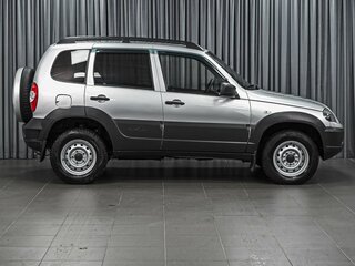 2020 Chevrolet Niva I Рестайлинг, серебристый, 770000 рублей, вид 5