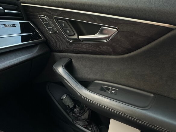 2020 Audi Q8 55 TFSI I (4M), серый - вид 10