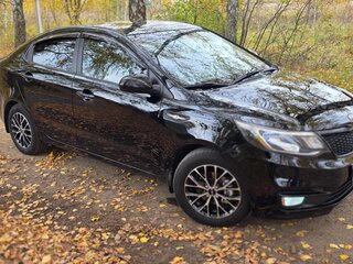 2015 Kia Rio III Рестайлинг, чёрный, 1000000 рублей, вид 3
