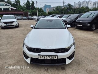 2025 Kia K5 LPi III Рестайлинг, белый, 2371177 рублей, вид 2