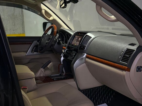 2014 Toyota Land Cruiser 200 Series Рестайлинг 1, чёрный, 4150000 рублей - вид 8