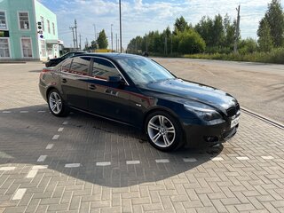 2008 BMW 5 серии 525i V (E60/E61) Рестайлинг, чёрный, 860000 рублей, вид 4