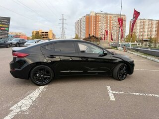 2018 Hyundai Avante VI, чёрный, 1360000 рублей, вид 4