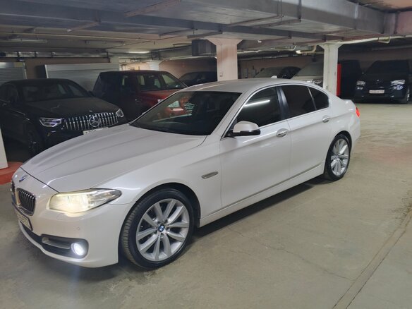 2015 BMW 5 серии 520d VI (F10/F11/F07) Рестайлинг, белый, 1900000 рублей - вид 1