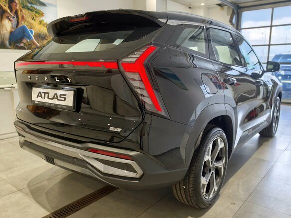 2026 Geely Atlas II, чёрный, 3909990 рублей - вид 1