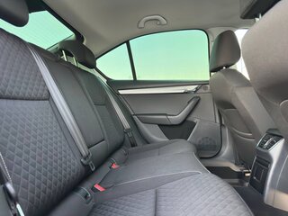 2016 Skoda Octavia III (A7), белый, 1270000 рублей, вид 4