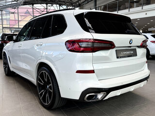 2018 BMW X5 M50d IV (G05/G18), белый, 6200000 рублей, вид 4