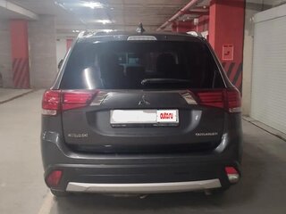 2018 Mitsubishi Outlander III Рестайлинг 2, серый, 1990000 рублей, вид 4