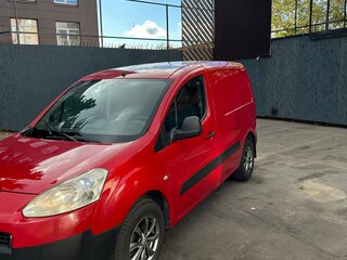 2014 Peugeot Partner, красный, 800000 рублей, вид 3