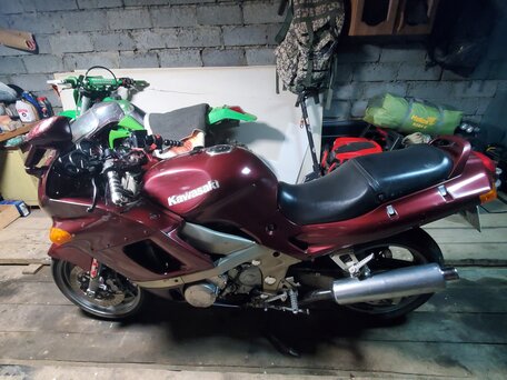 1997 Kawasaki ZZR 400, красный, 160000 рублей, вид 1
