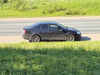 2010 Volkswagen Jetta V, чёрный, 700000 рублей, вид 3