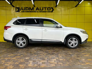 2017 Mitsubishi Outlander III Рестайлинг 2, белый, 1750000 рублей, вид 4