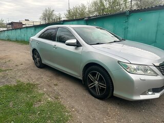 2013 Toyota Camry VII (XV50), серебристый, 1550000 рублей, вид 4