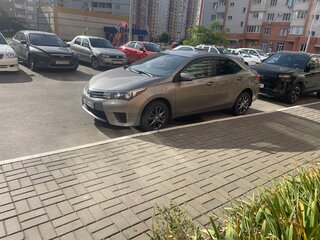 2013 Toyota Corolla XI (E160, E170, E180), золотистый, 1640000 рублей, вид 2