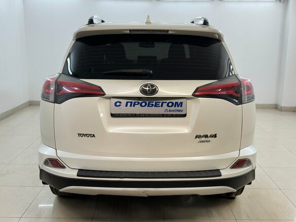 2016 Toyota RAV4 IV (XA40) Рестайлинг, белый - вид 2
