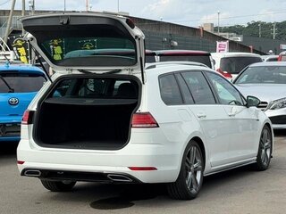2017 Volkswagen Golf VII Рестайлинг, белый, 1510999 рублей, вид 3