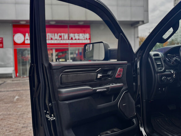 2021 Ram 1500 Crew Cab TRX V, чёрный - вид 13