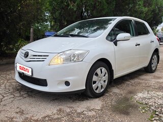 2010 Toyota Auris I Рестайлинг, белый, 925000 рублей, вид 4