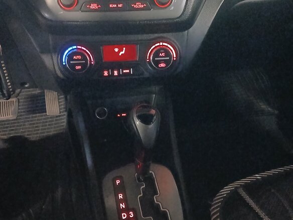 2012 Kia Rio 4-speed III, серый, 680000 рублей - вид 9
