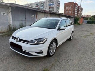 2018 Volkswagen Golf VII Рестайлинг, белый, 1290000 рублей, вид 1
