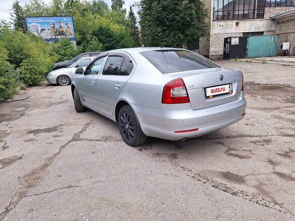 2009 Skoda Octavia II (A5) Рестайлинг, серый - вид 3