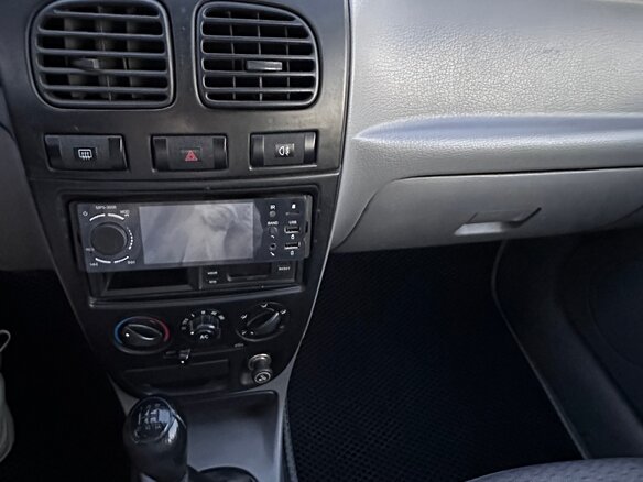 2002 Kia Rio I, бежевый, 200000 рублей - вид 13