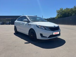 2014 Kia Rio III, белый, 790000 рублей, вид 3