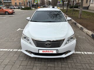 2013 Toyota Camry VII (XV50), белый, 1650000 рублей, вид 2