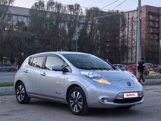 2017 Nissan Leaf 30kWh I (ZE0/AZE0), серебристый, 760000 рублей, вид 5