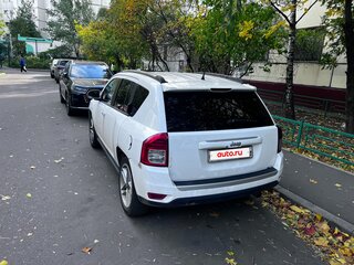 2013 Jeep Compass I Рестайлинг 2, белый, 950000 рублей, вид 2