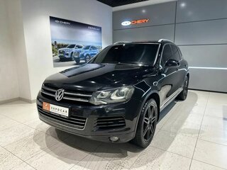 2011 Volkswagen Touareg II, чёрный, 1795000 рублей, вид 2